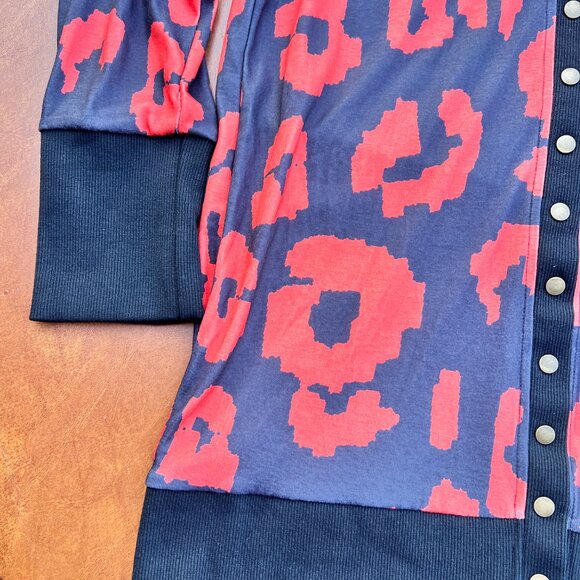 Size L Women's Button Front‎ Cardigan Sweater Leopard Pink Black Long Sleeve - Picture 2 of 5